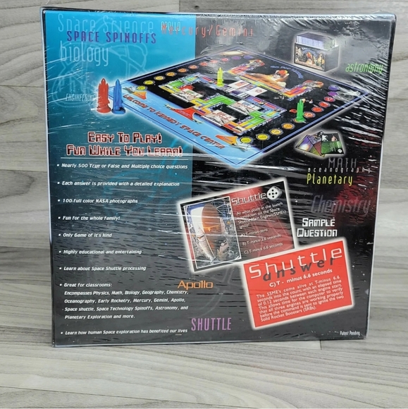 GO FOR LAUNCH Space Encyclopedia Board Game - Picture 2 of 3